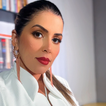 Adriana Batista Freitas Alves 